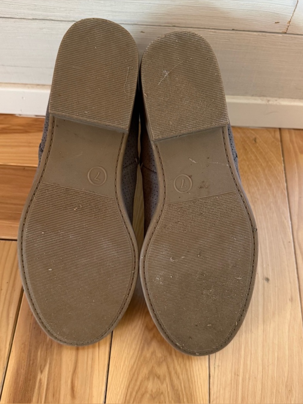 Universal Thread Shoes - Picture 7 of 7